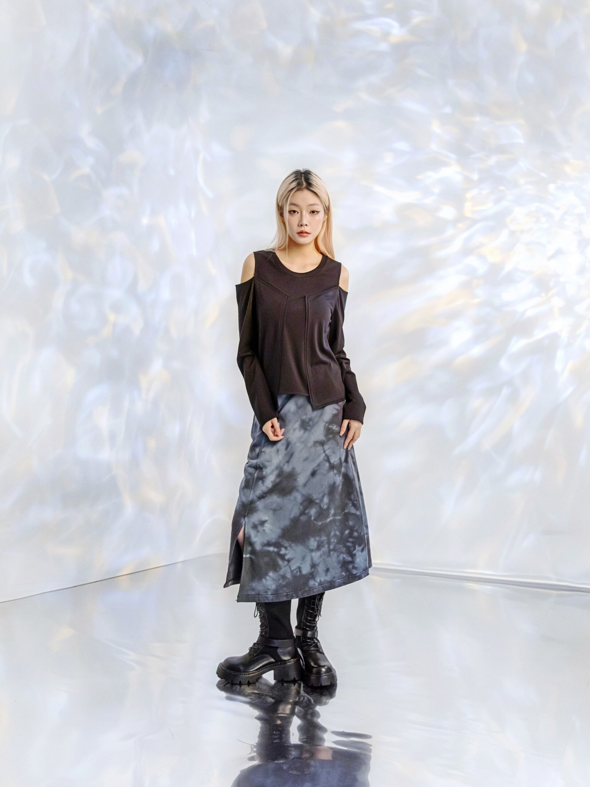 Cut-out shoulder top - Image 8