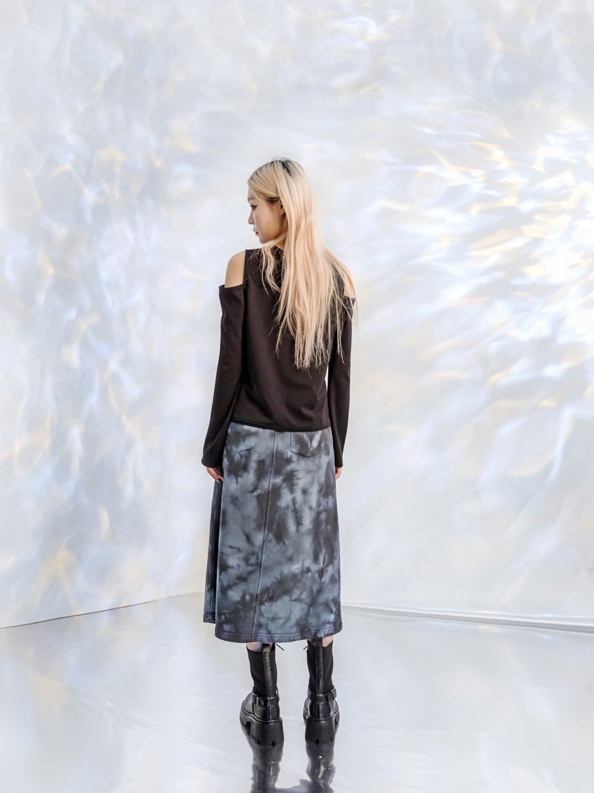Cut-out shoulder top - Image 5
