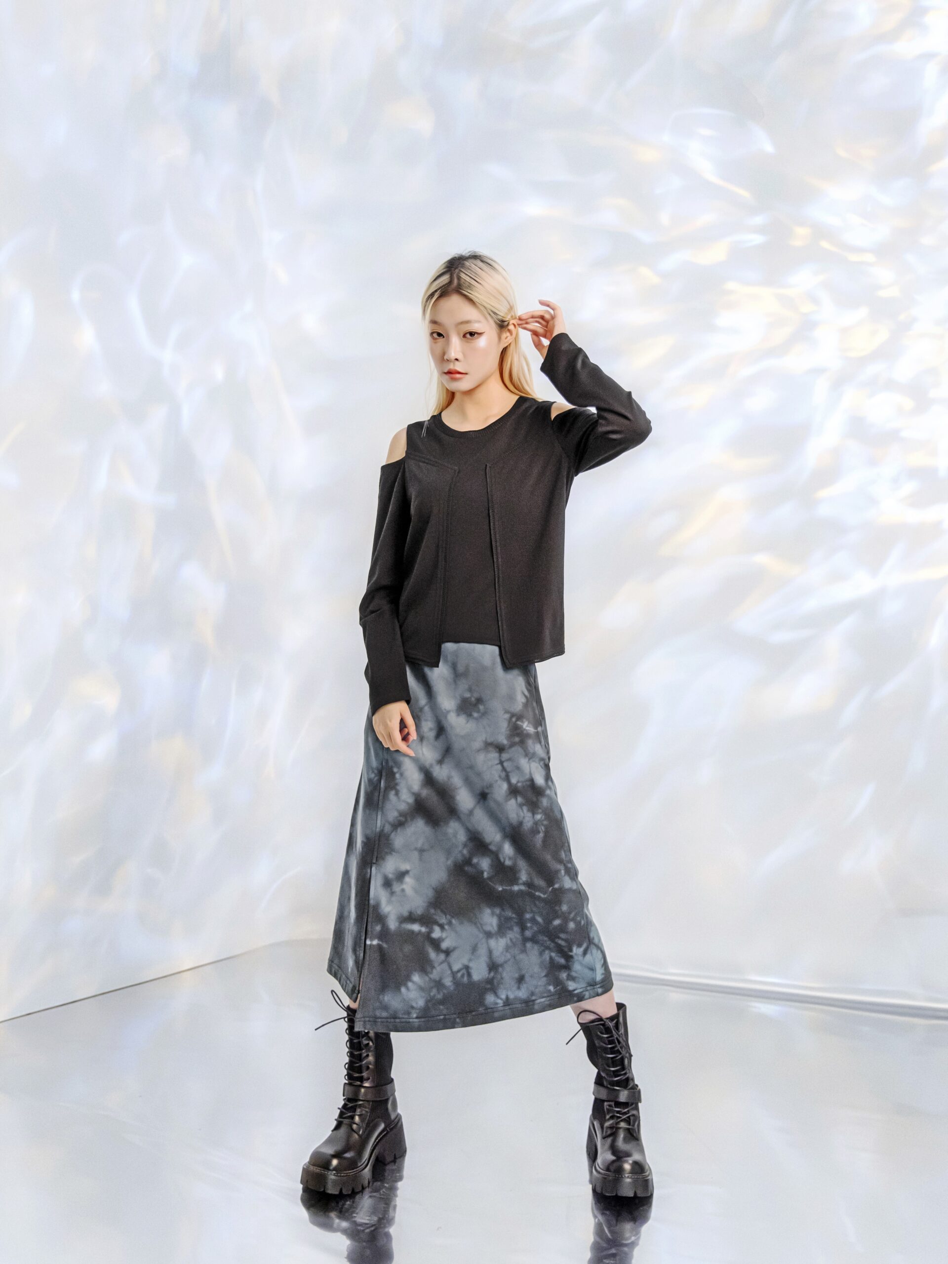 Cut-out shoulder top - Image 7